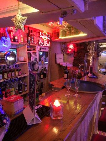 Le Caveau